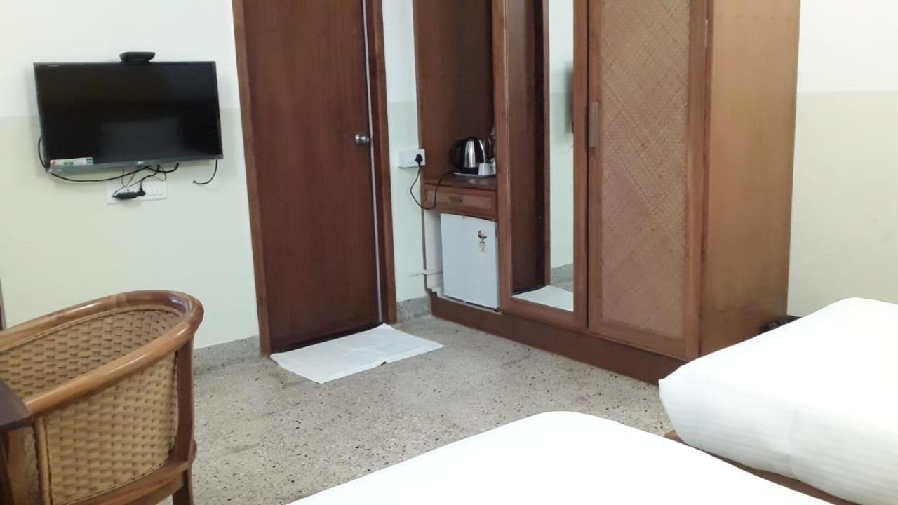 Hanu Reddy Residences - Nawab Habibullah Avenue Chennai Exterior photo